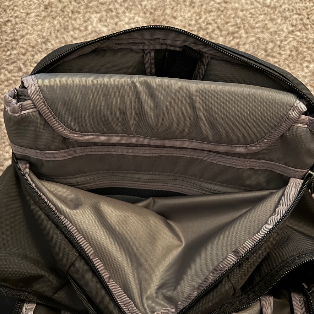 Patagonia Black Men's Backpack with AWS Embroidered Logo - Picture 3 of 4